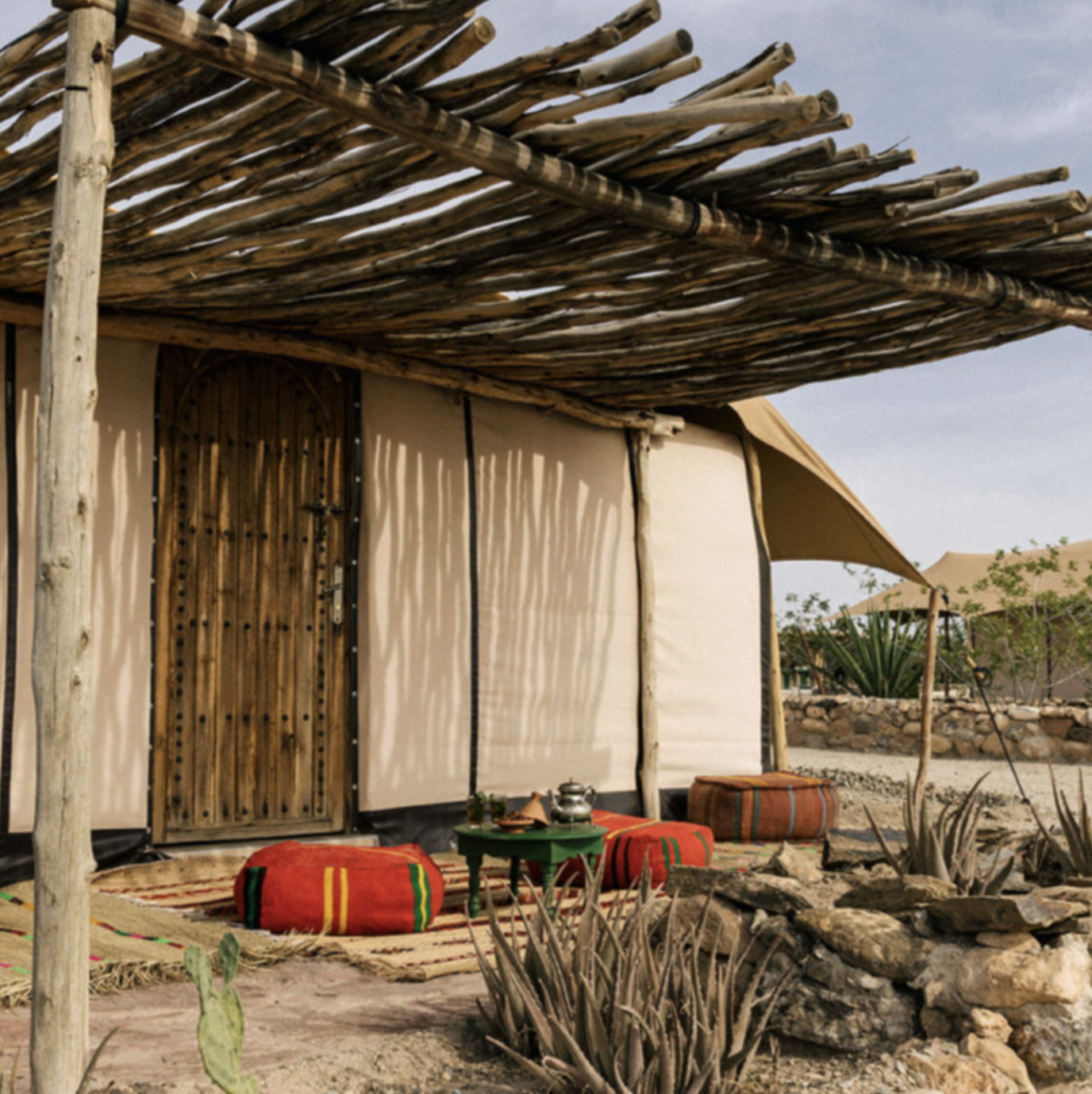 yoga-hypnosis-retreat-desert-glamping